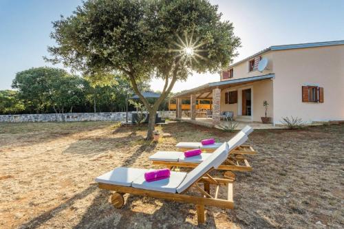 Casa Vala Romana with Jacuzzi and Big Garden