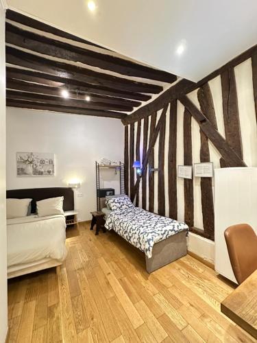 St Paul Marais Flat Ground Floor