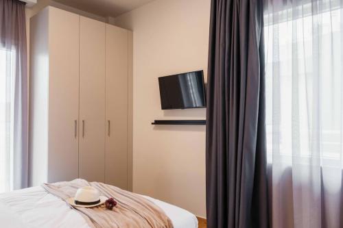 Spacious seaside flat at alimos