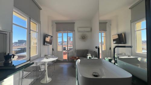 Top Studio with Terrace