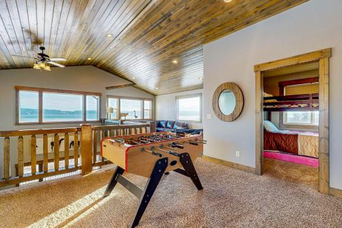 Ένα ή περισσότερα κρεβάτια σε δωμάτιο στο Chalet @ Bear Lake