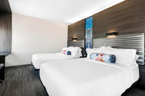 Aloft Newport on the Levee Image
