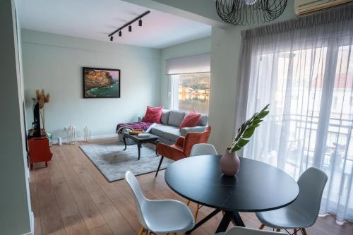 Παράθυρο στη λίμνη