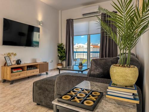 Lavi's Haven 2B, Paphos, Pool