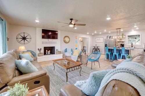 a living room with a couch and a table at Grandview Spacious and Updated Beds for 10 in Eufaula