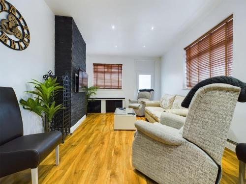 Posezení v ubytování The Corner House