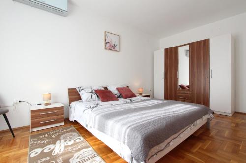 Apartments Eni