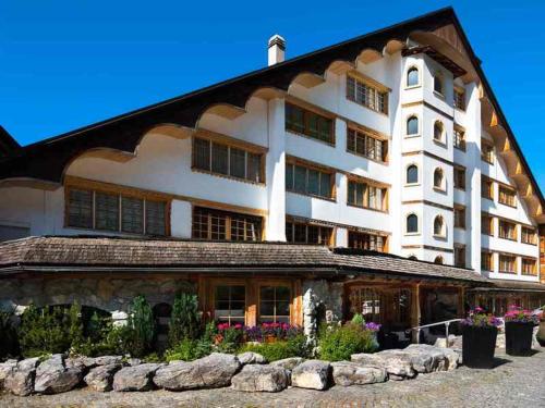 Beau studio avec piscine et terrasse à Crans Montana