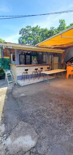 Φωτογραφία από το άλμπουμ του les gîtes de la belle fleur Bungalow hibiscus σε Le Gosier