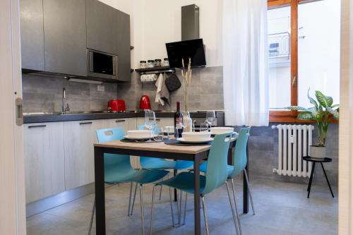 Florence Minimal Nest