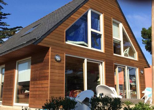 House with sea view and large garden for 8 people