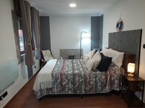 Vistas al mar, acogedor, completo. Cerca del centro y del puerto.