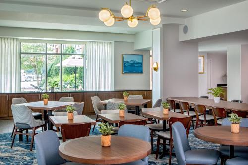 Residence Inn by Marriott Boston Harbor on Tudor Wharf Image