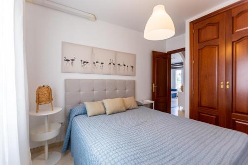 Postel nebo postele na pokoji v ubytování Bonito Apartamento en Primera Línea de Playa
