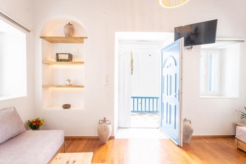 Eleanna's Cycladic Home
