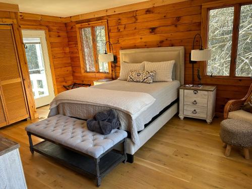 Katil atau katil-katil dalam bilik di The Guest House at River Haven Sanctuary