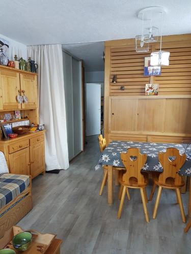 MyHome PRA37 - Emplacement exceptionnel - T2 6 pax - dernier etage vue montagne