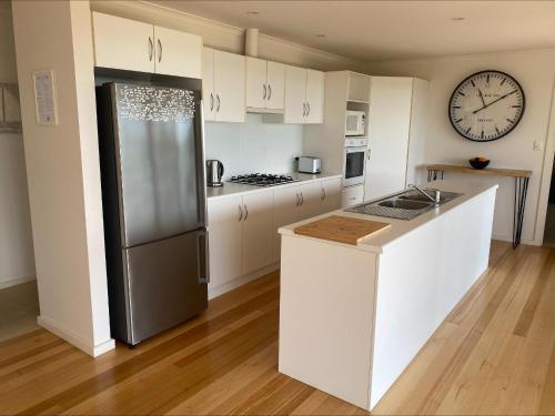 Una cocina o cocineta en Bayview Bliss
