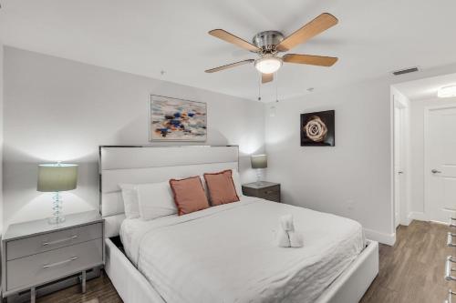 Comfort and Convenience 2BR Unit with Free Parking photo 13