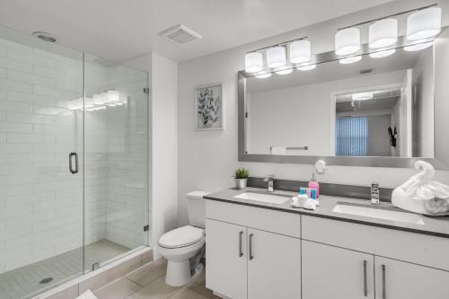Comfort and Convenience 2BR Unit with Free Parking photo 17