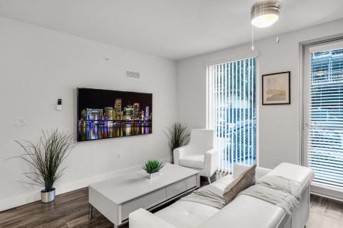 Comfort and Convenience 2BR Unit with Free Parking photo 9
