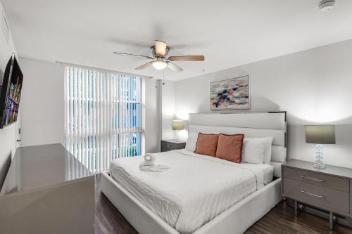 Comfort and Convenience 2BR Unit with Free Parking photo 12