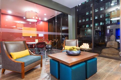 Fairfield Inn & Suites by Marriott Charlotte Uptown Image