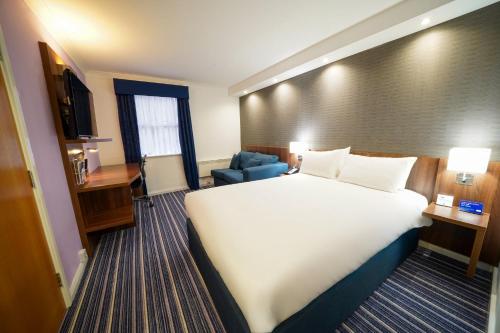 Ένα ή περισσότερα κρεβάτια σε δωμάτιο στο Holiday Inn Express Glenrothes by IHG