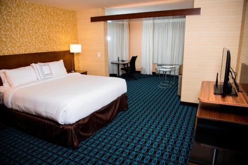 Fairfield Inn & Suites by Marriott Cincinnati Uptown/University Area Image