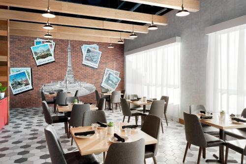Delta Hotels by Marriott Indianapolis Airport Image
