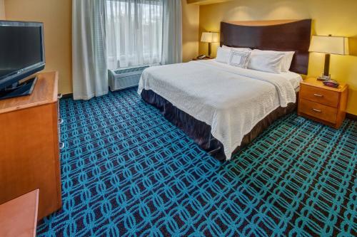 Katil atau katil-katil dalam bilik di Fairfield Inn and Suites by Marriott Naples