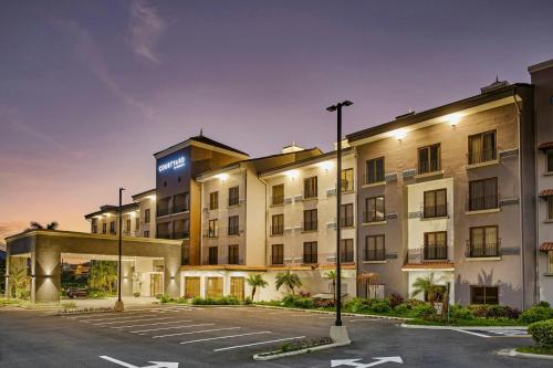 an empty parking lot in front of a hotel at Courtyard by Marriott San Jose Escazu in San José