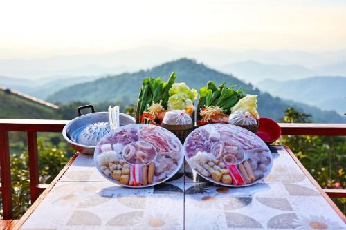 Makanan di atau berdekatan perkhemahan mewah