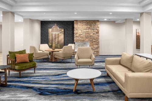 Ein Sitzbereich in der Unterkunft Fairfield by Marriott Inn & Suites Columbus Hilliard