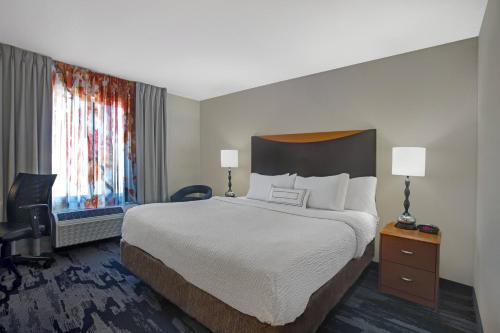 Postel nebo postele na pokoji v ubytování Fairfield Inn and Suites Carlsbad