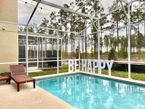 Swimmingpoolen hos eller tæt på Luxury 6 Bedroom 5 bath poolHome 214