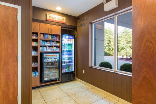 Perpustakaan di hotel