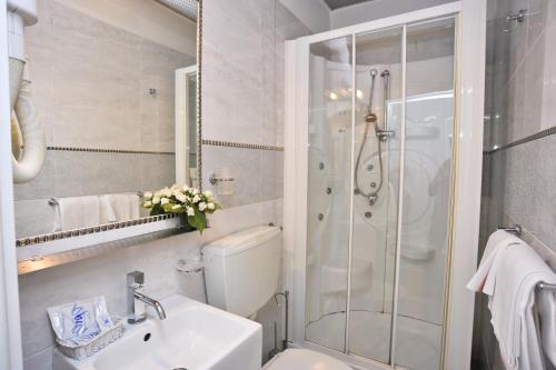 Koupelna v ubytování Hotel Massimo d'Azeglio