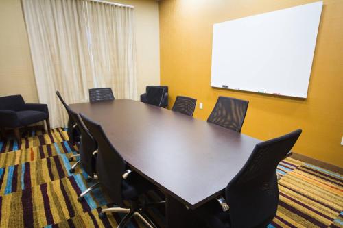Konferenční prostory v ubytování Fairfield Inn & Suites by Marriott Denver Northeast/Brighton