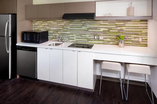 Element Miami International Airport Image