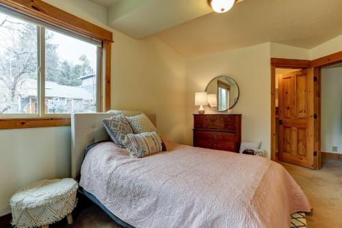 Katil atau katil-katil dalam bilik di The Bend House