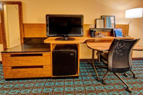 Fairfield Inn and Suites by Marriott Orlando Near Universal Orlando Image