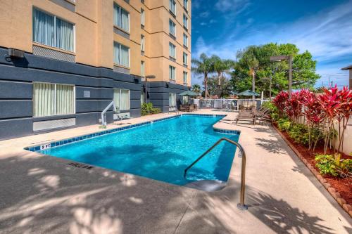 Fairfield Inn and Suites by Marriott Orlando Near Universal Orlando Image
