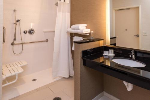 Fairfield Inn & Suites by Marriott Orlando East/UCF Area Image