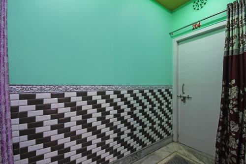 Koupelna v ubytování Hotel O Yuvraj Lodge