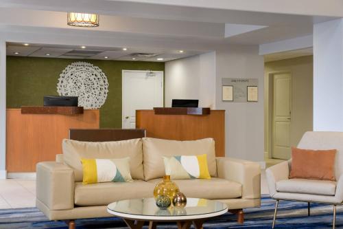 Fairfield Inn & Suites San Diego Old Town Image