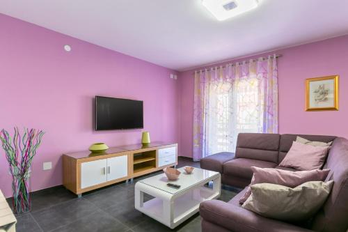 Marijan - A4 Veliki - MPolo