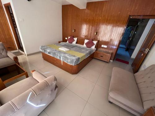 Φωτογραφία από το άλμπουμ του Tara Home hp Hight court στη Σίμλα