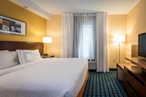 Ένα ή περισσότερα κρεβάτια σε δωμάτιο στο Fairfield Inn & Suites Savannah I-95 South