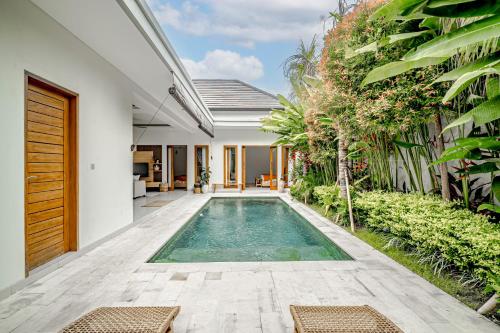 Kolam renang di atau dekat dengan Villa Tropicasa 1 by Bali Villa Solutions